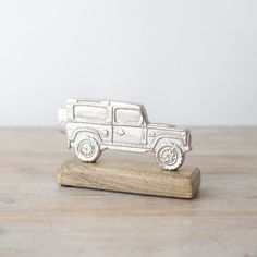 Wooden Base Land Rover Ornament